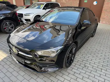 MERCEDES-BENZ CLA 250 e  AMG 19
