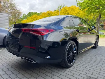 MERCEDES-BENZ CLA 250 e  AMG 19