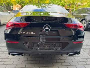 MERCEDES-BENZ CLA 250 e  AMG 19