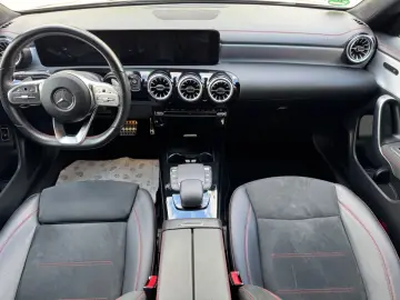 MERCEDES-BENZ CLA 250 e  AMG 19