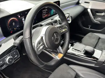 MERCEDES-BENZ CLA 250 e AMG Edition 19 Kamera Burmest LED