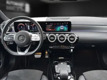 MERCEDES-BENZ CLA 250 e AMG Edition 19 Kamera Burmest LED