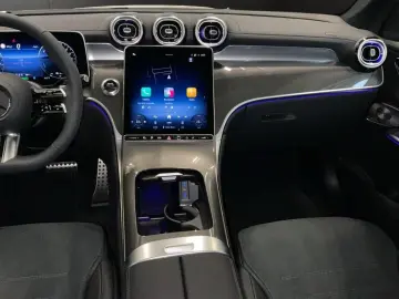 MERCEDES-BENZ GLC 300 de 4M AMG DIGITAL PANO DISTRON…