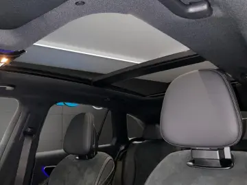 MERCEDES-BENZ GLC 300 de 4M AMG DIGITAL PANO DISTRON…