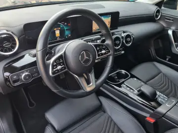MERCEDES-BENZ CLA 200 4Matic 8G DCT - NIGHT - CAM - 8x ALU