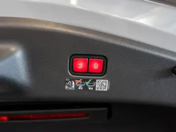 MERCEDES-BENZ CLE 450 4M Coupé AMG Sport Premium NIG…