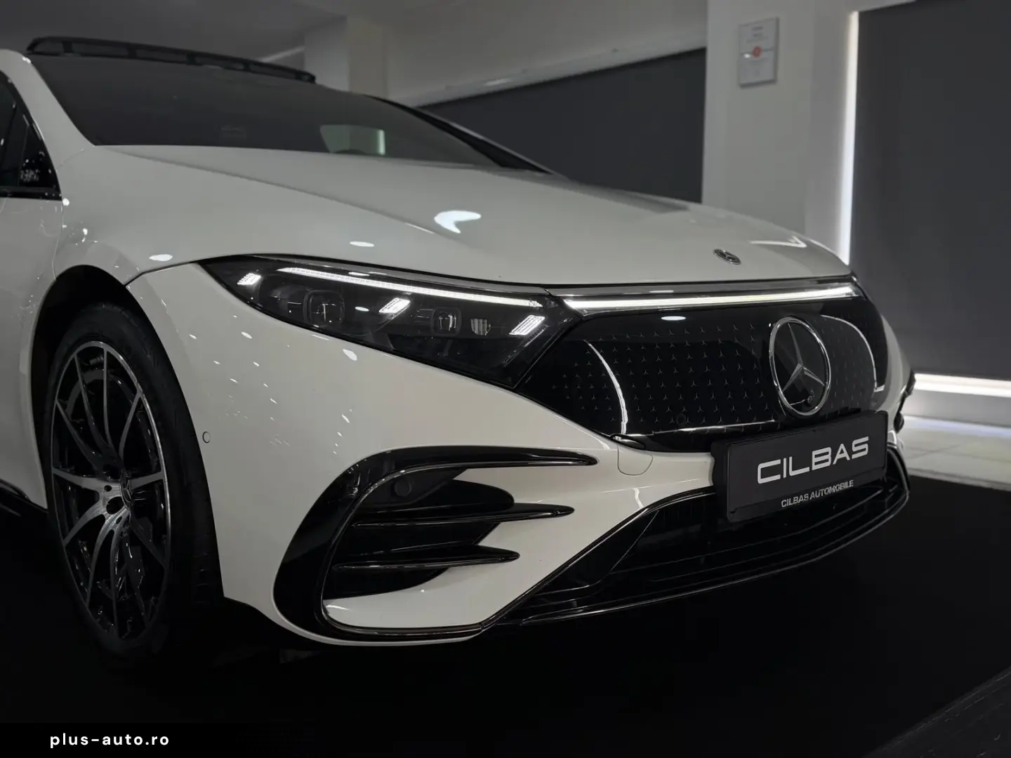 MERCEDES-BENZ EQS 580 4M AMG-LINE HYPER PANO 360 AHK MASSAGE