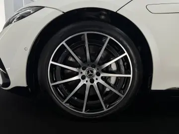 MERCEDES-BENZ EQS 580 4M AMG-LINE HYPER PANO 360 AHK MASSAGE