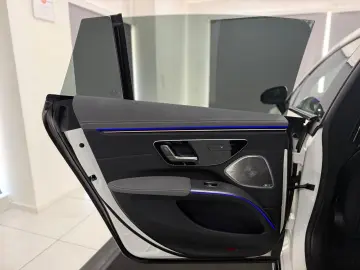 MERCEDES-BENZ EQS 580 4M AMG-LINE HYPER PANO 360 AHK MASSAGE