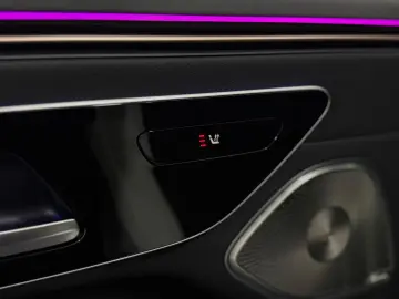 MERCEDES-BENZ EQS 580 4M AMG-LINE HYPER PANO 360 AHK MASSAGE