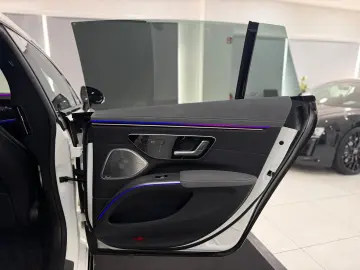 MERCEDES-BENZ EQS 580 4M AMG-LINE HYPER PANO 360 AHK MASSAGE