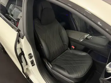 MERCEDES-BENZ EQS 580 4M AMG-LINE HYPER PANO 360 AHK MASSAGE