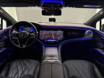 MERCEDES-BENZ EQS 580 4M AMG-LINE HYPER PANO 360 AHK MASSAGE