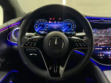 MERCEDES-BENZ EQS 580 4M AMG-LINE HYPER PANO 360 AHK MASSAGE