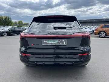 AUDI SQ8 e-tron quattro AHK HeadUp PANO Navi RFK LR-H