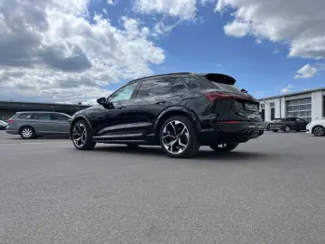 AUDI SQ8 e-tron quattro AHK HeadUp PANO Navi RFK LR-H