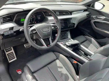AUDI SQ8 e-tron quattro AHK HeadUp PANO Navi RFK LR-H