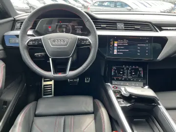 AUDI SQ8 e-tron quattro AHK HeadUp PANO Navi RFK LR-H