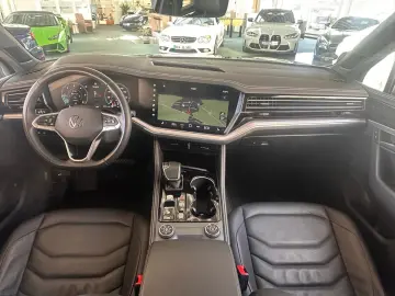 VW Touareg 3.0 TDI 4Motion STANDHZ AHK PANO RFK ACC