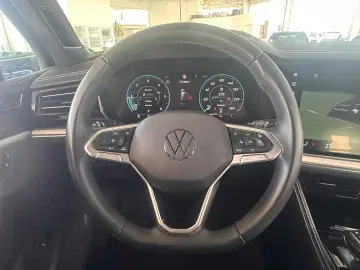 VW Touareg 3.0 TDI 4Motion STANDHZ AHK PANO RFK ACC
