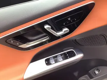 MERCEDES-BENZ GLC 220 d 4M Coupé Avantgarde LED Memo…