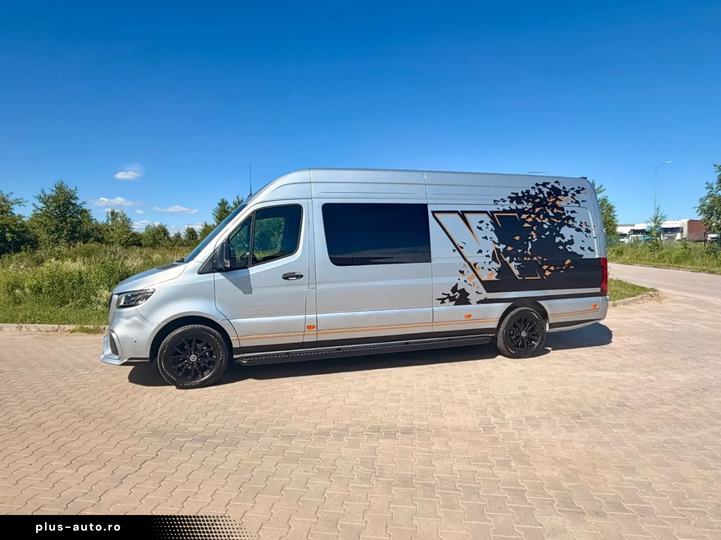 MERCEDES-BENZ Sprinter KamperVan  fur Sport  VIP.