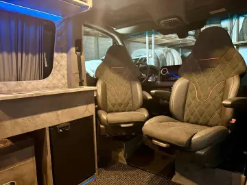 MERCEDES-BENZ Sprinter KamperVan  fur Sport  VIP.