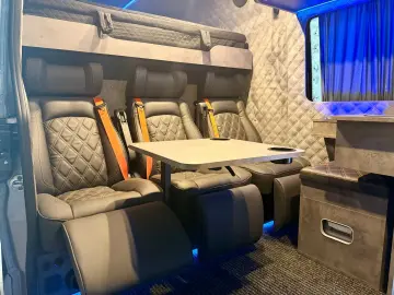 MERCEDES-BENZ Sprinter KamperVan  fur Sport  VIP.