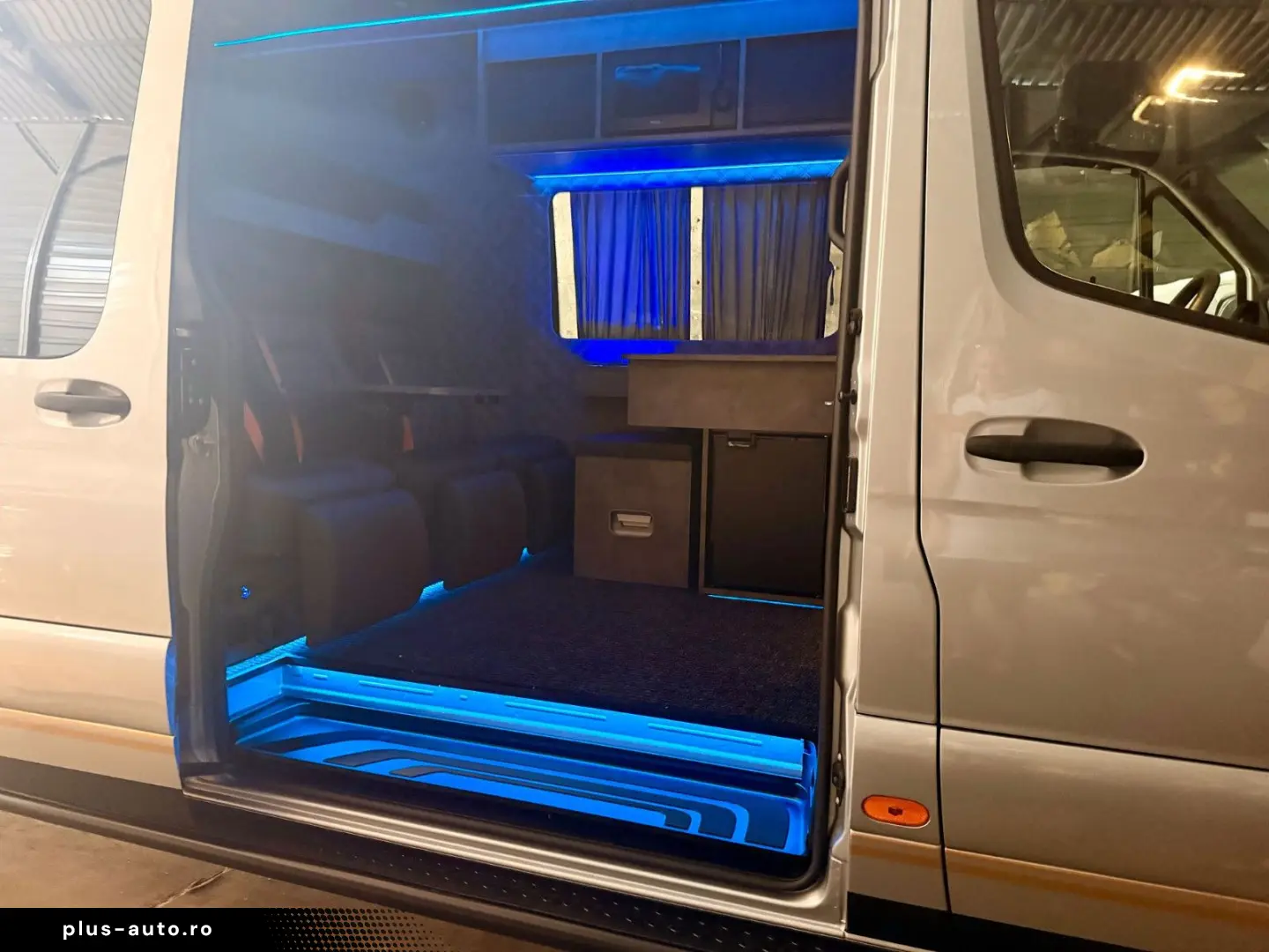 MERCEDES-BENZ Sprinter KamperVan  fur Sport  VIP.