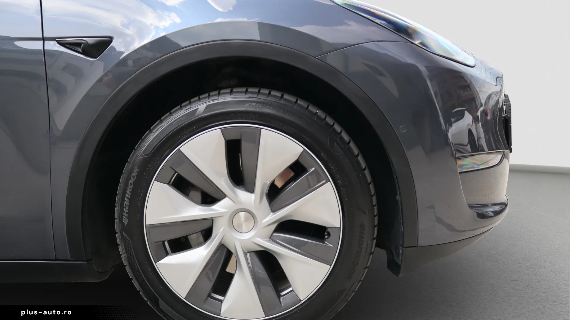 Tesla Model Y Long Range Dual Motor AWD