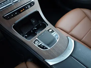 MERCEDES-BENZ GLC 300 4MATIC Coupé 360 BURM R20