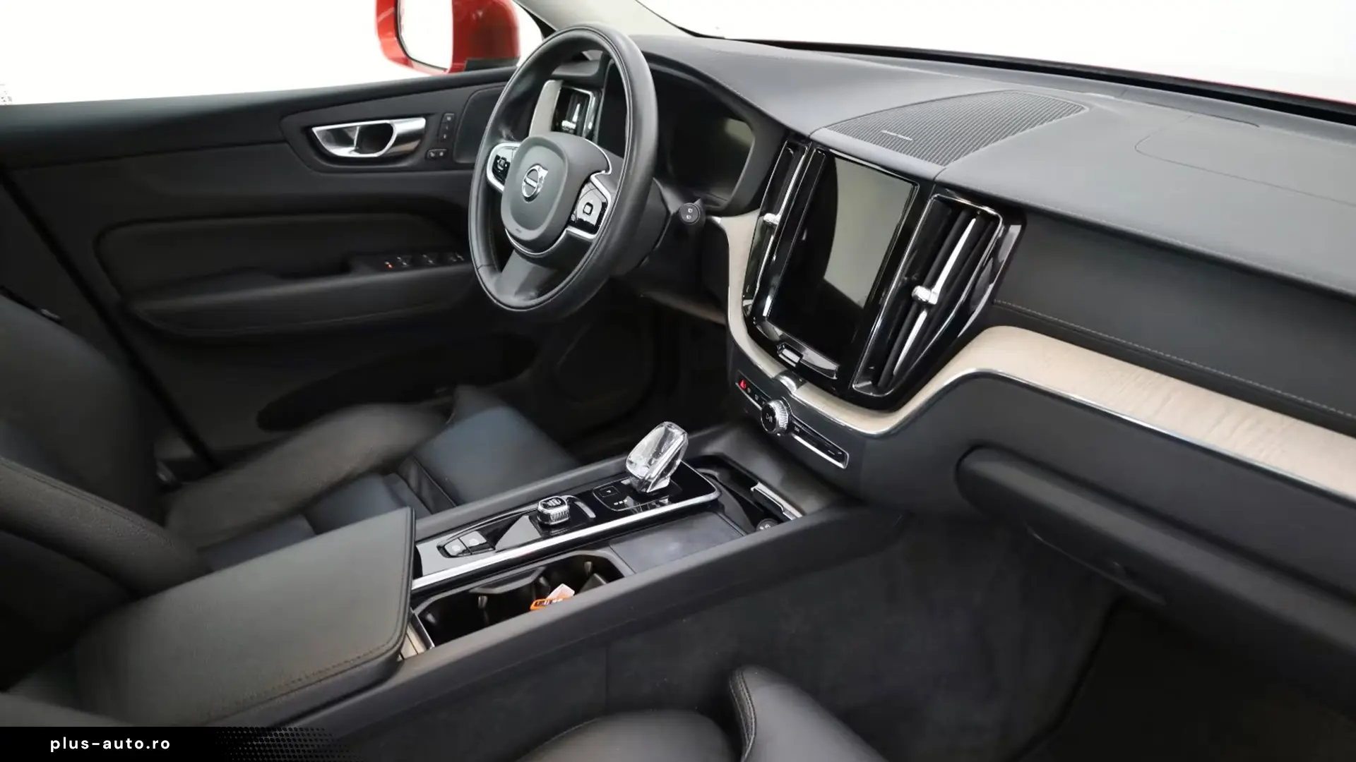 Volvo XC60 T6 AWD Plus Bright   Finanțare Leasing