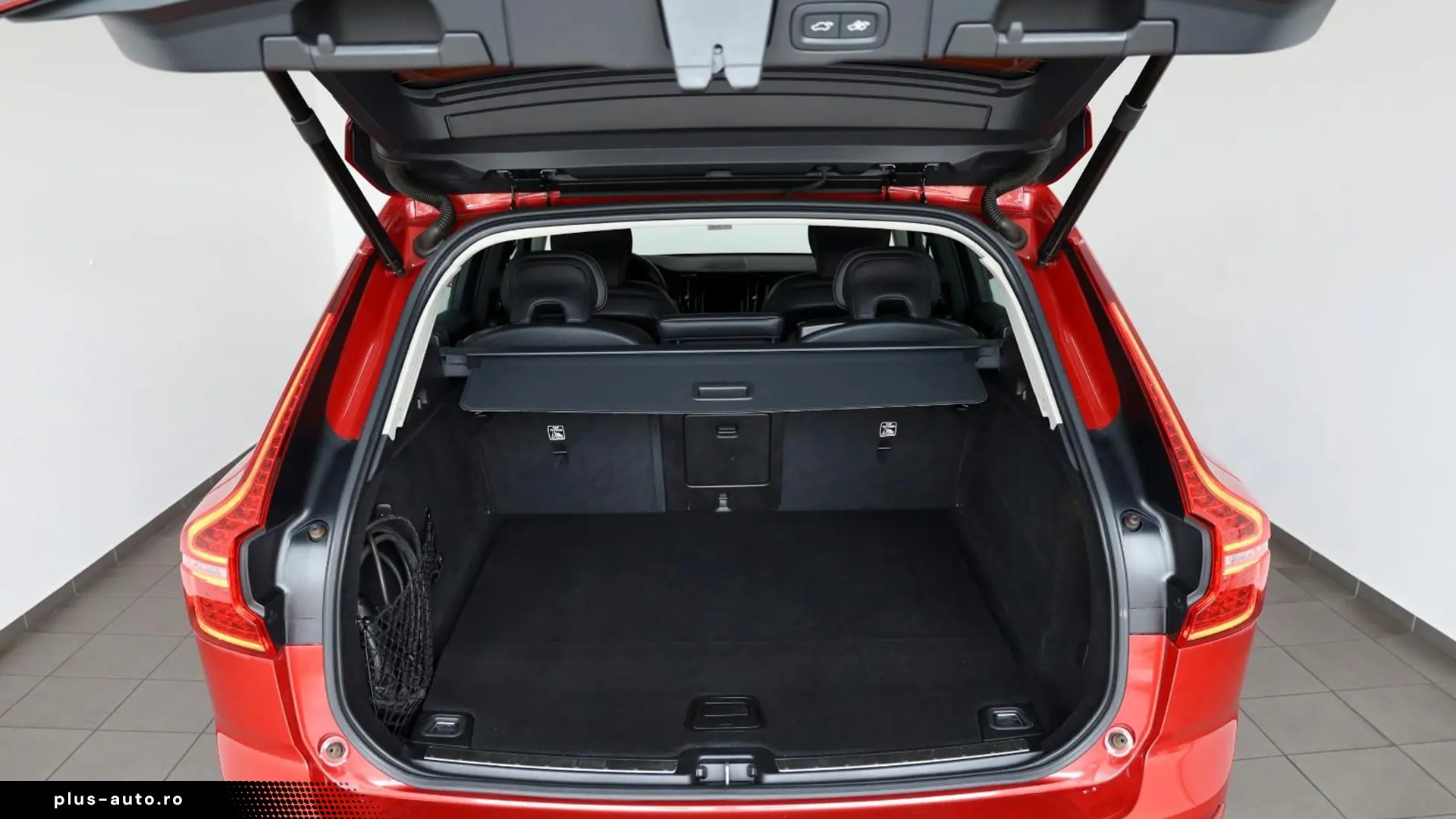 Volvo XC60 T6 AWD Plus Bright   Finanțare Leasing