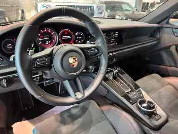 PORSCHE Carrera 4 GTS PANO SHZ LED 360