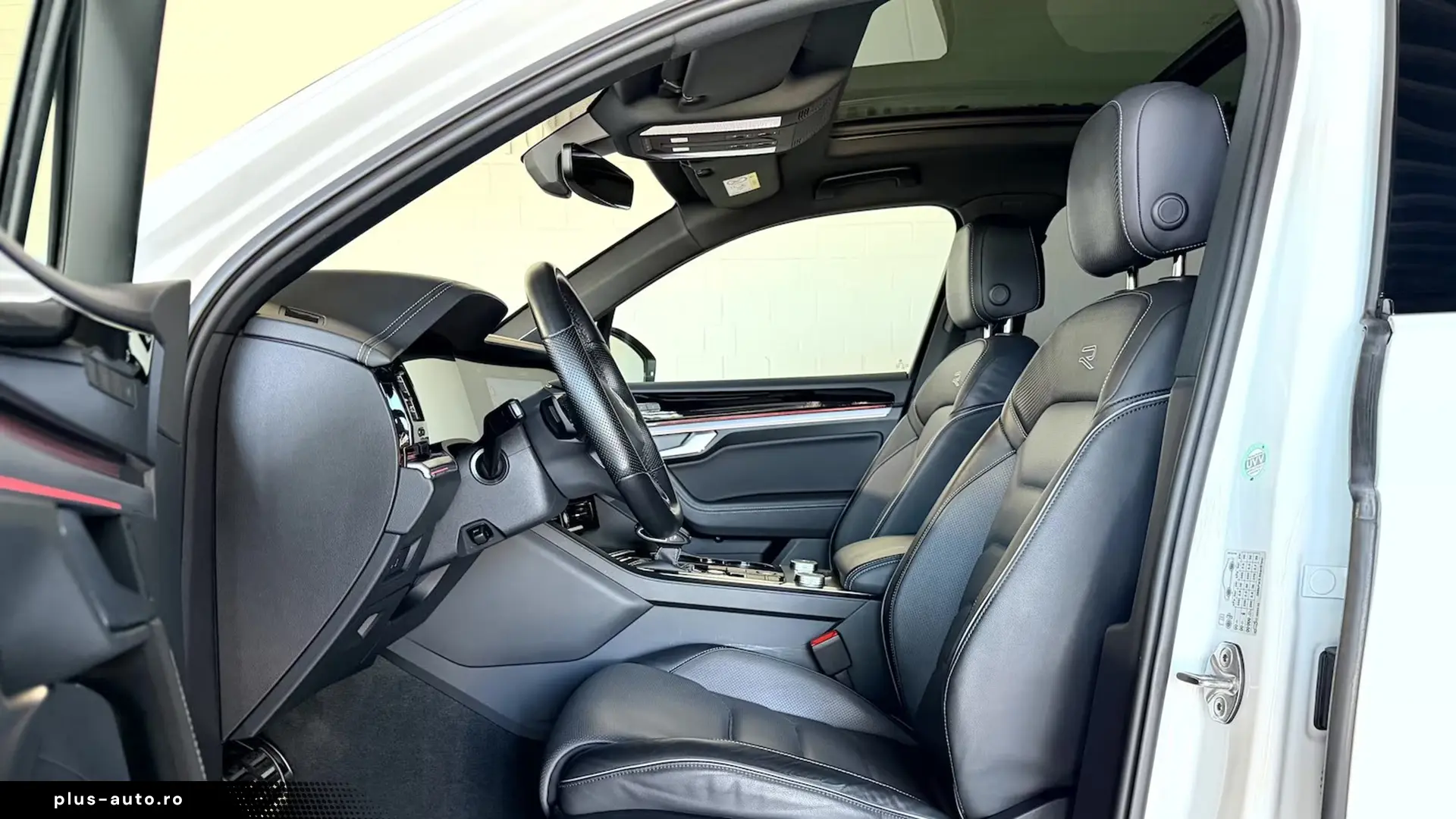 Volkswagen Touareg 3.0 TDI 4M R-Line   Finanțare Leasing