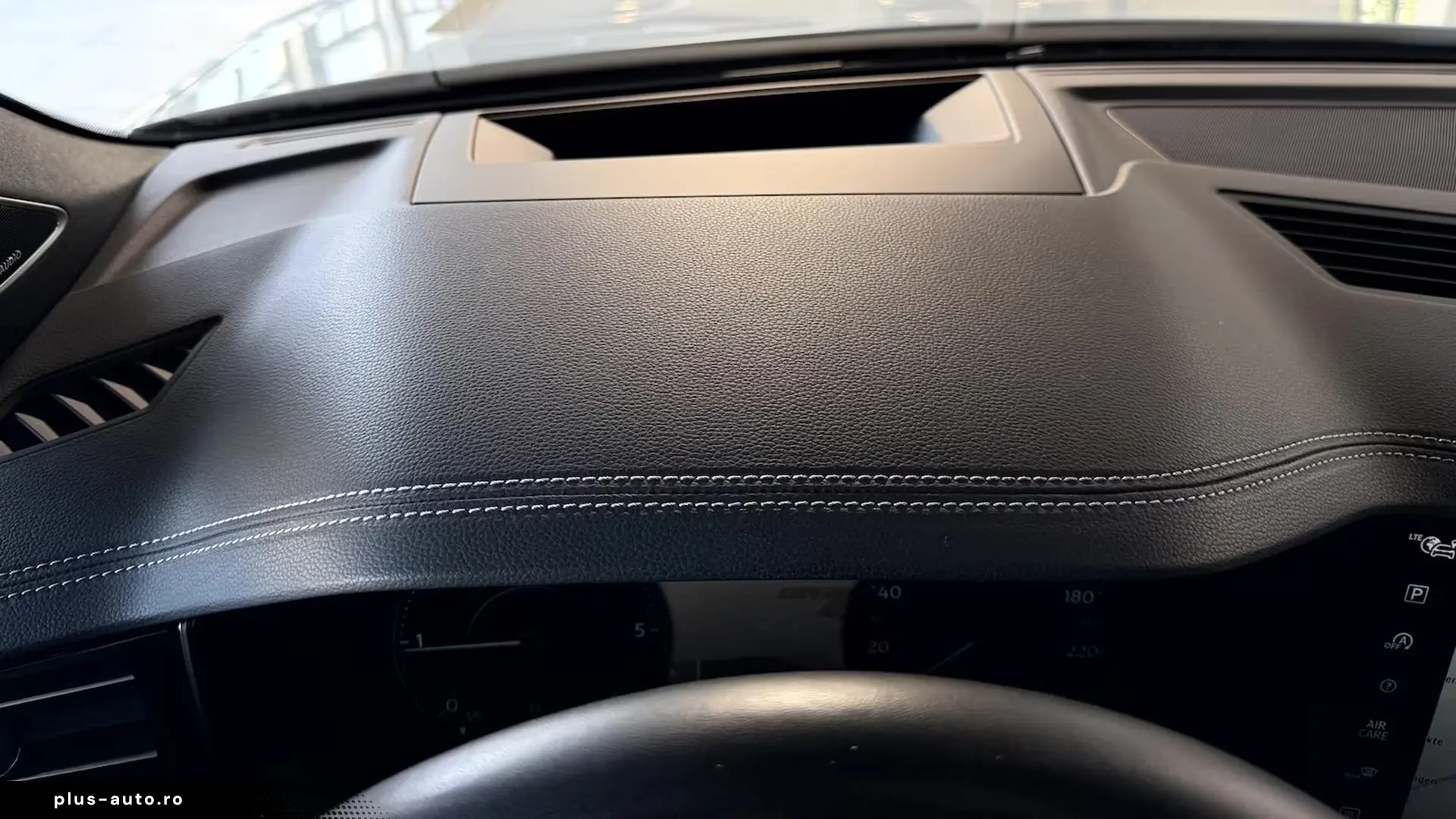 Volkswagen Touareg 3.0 TDI 4M R-Line   Finanțare Leasing