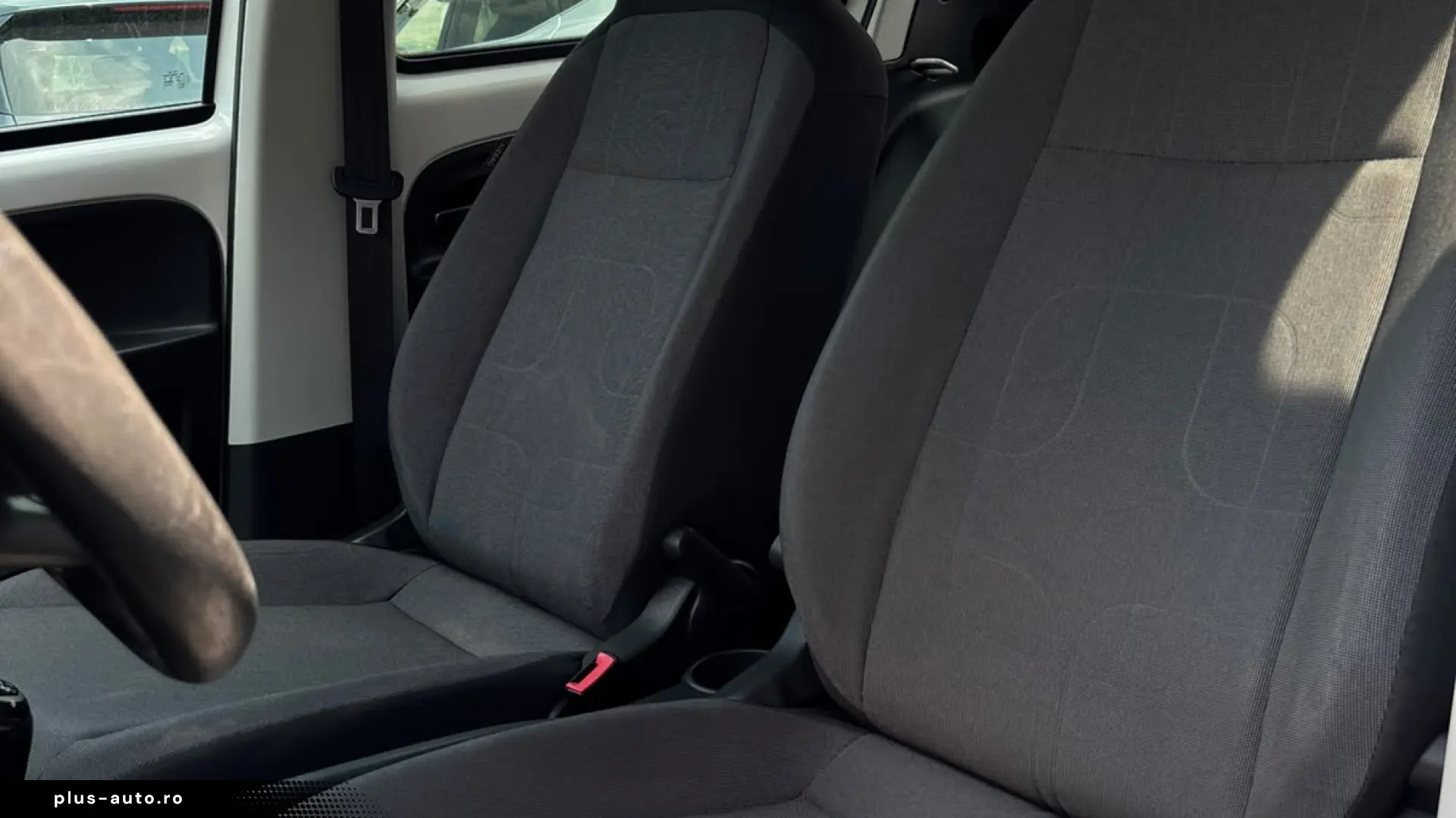 Volkswagen up! 1.0 White AUTOUTILITARA