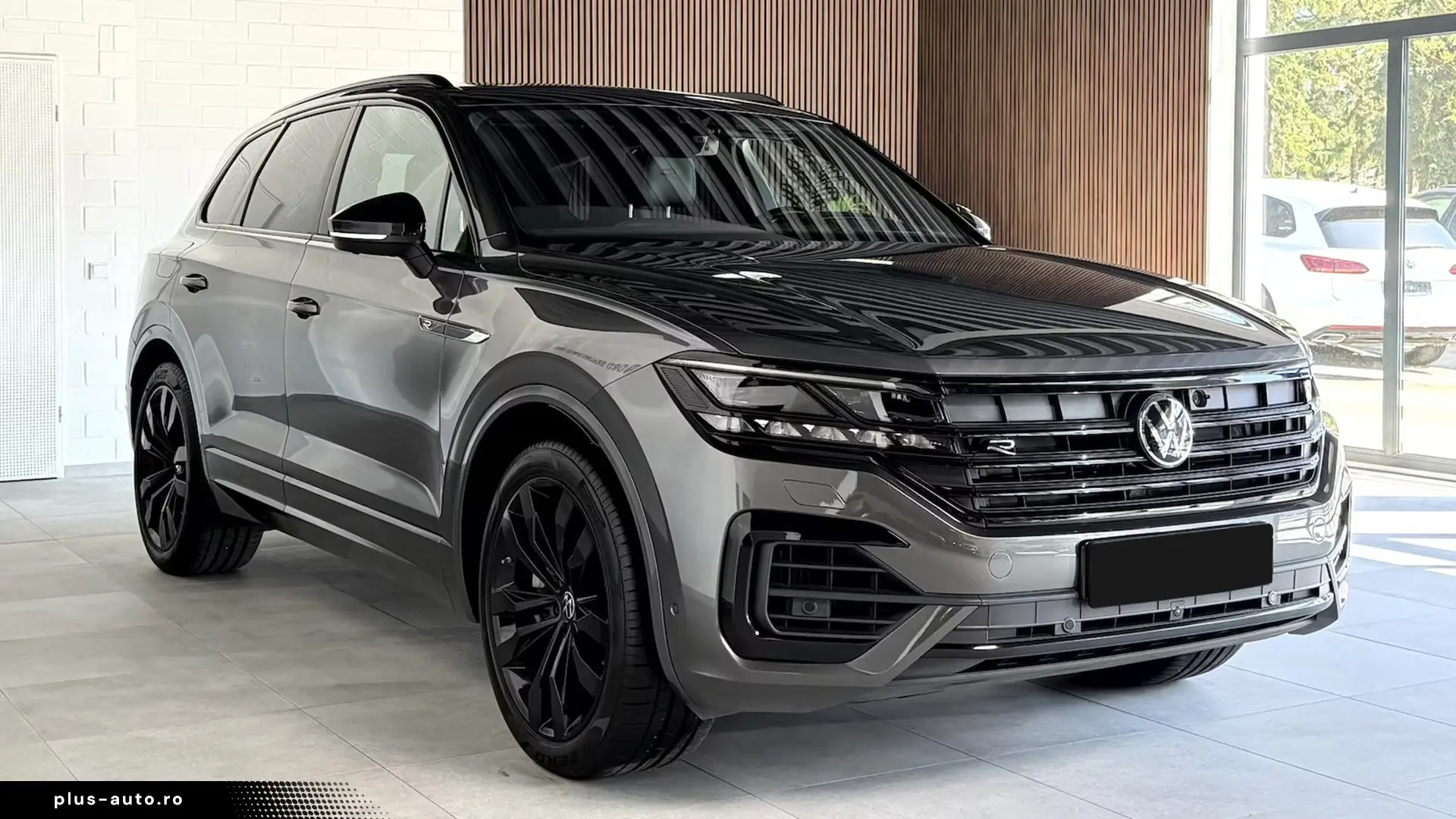 Volkswagen Touareg R 3.0TSI Black Style   Finanțare Leasing