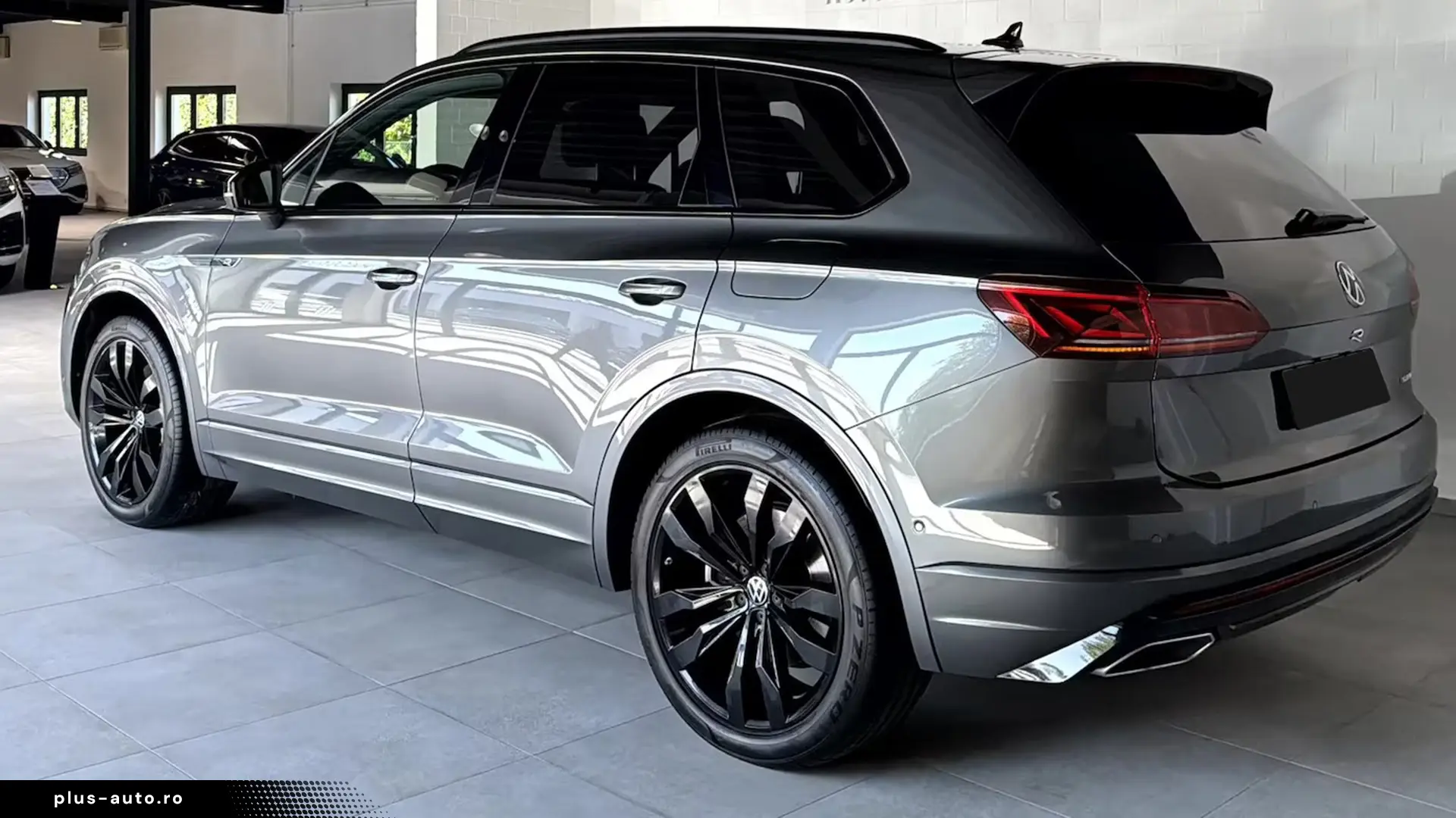 Volkswagen Touareg R 3.0TSI Black Style   Finanțare Leasing