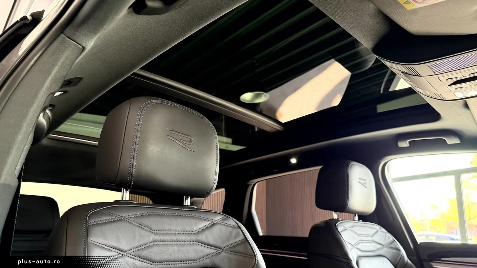 Volkswagen Touareg R 3.0TSI Black Style   Finanțare Leasing