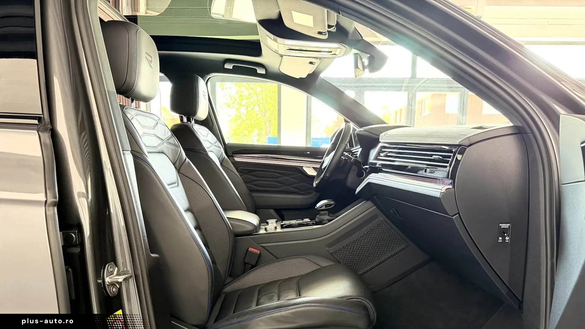 Volkswagen Touareg R 3.0TSI Black Style   Finanțare Leasing