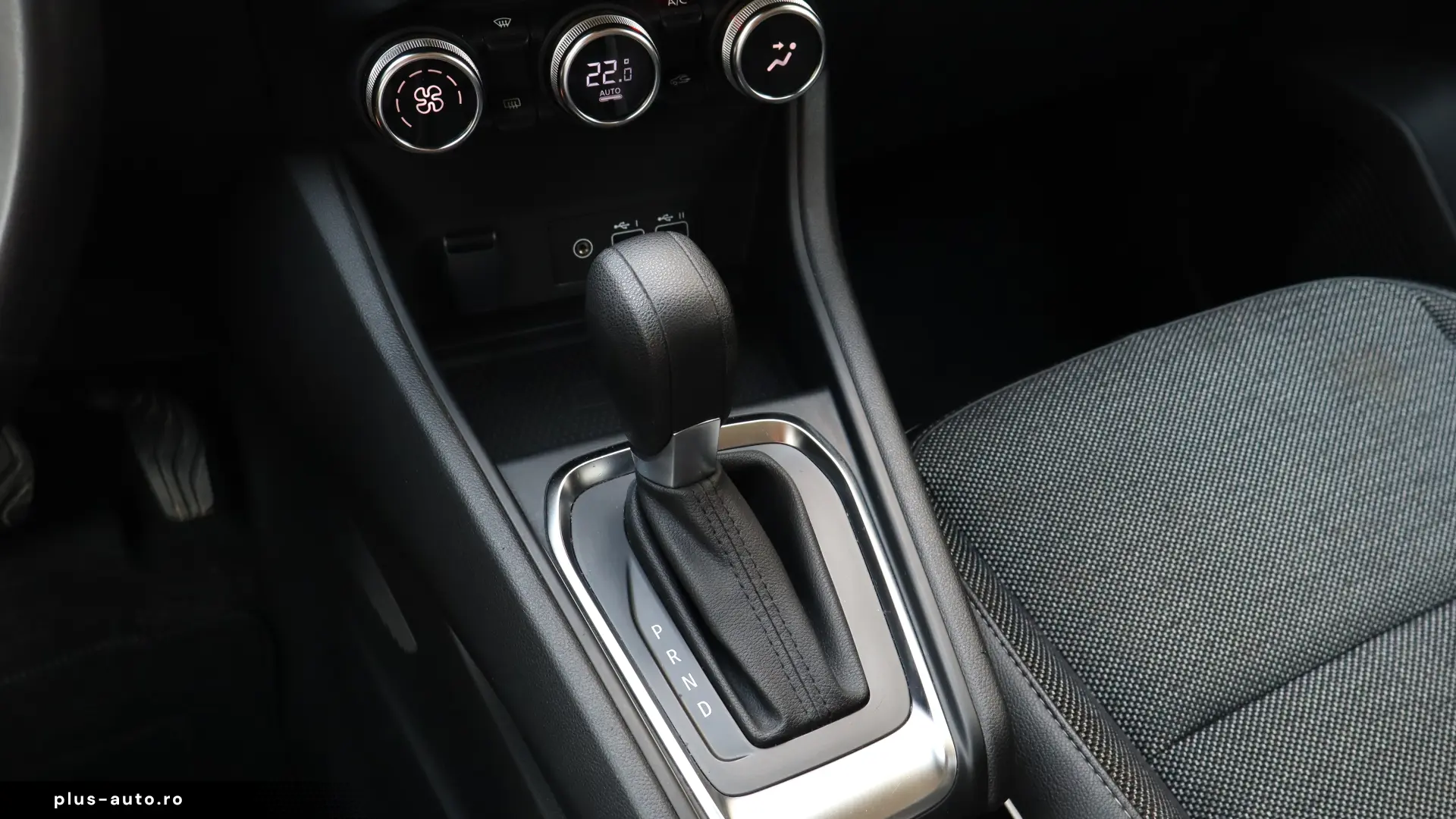 Renault Captur 160 EDC MHEV Techno