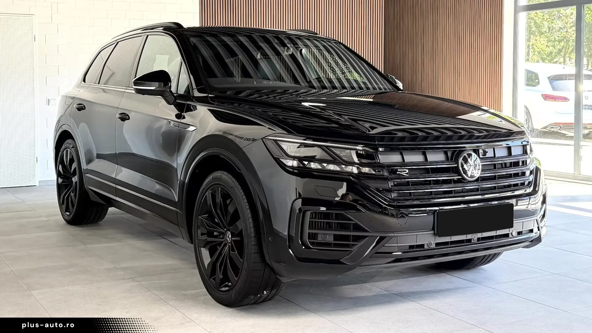 Volkswagen Touareg R 3.0 TSI Black Style   Finanțare Leasing