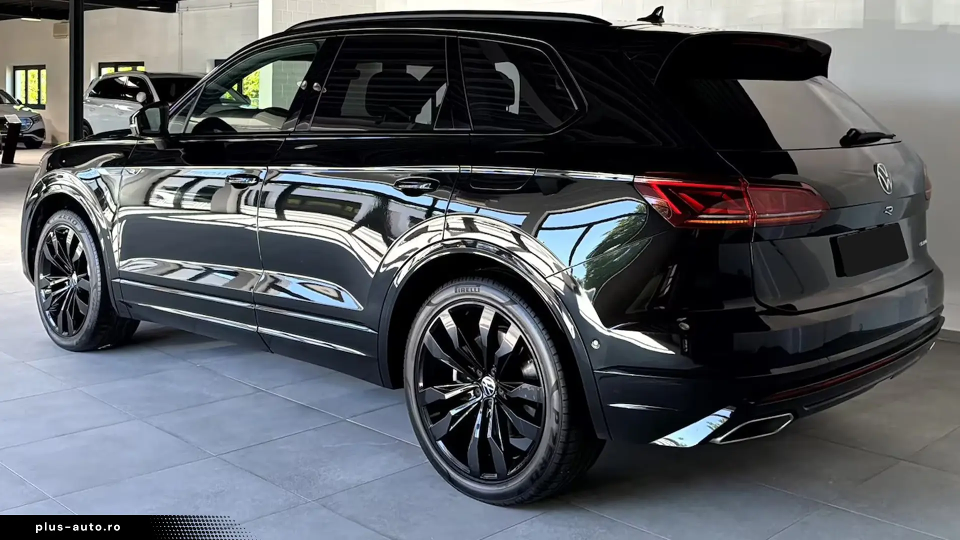 Volkswagen Touareg R 3.0 TSI Black Style   Finanțare Leasing