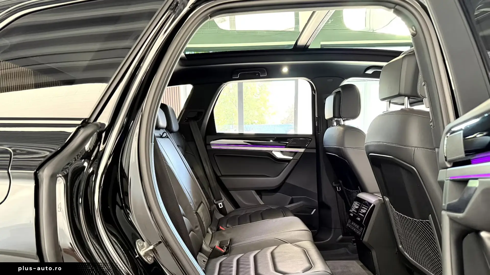 Volkswagen Touareg R 3.0 TSI Black Style   Finanțare Leasing