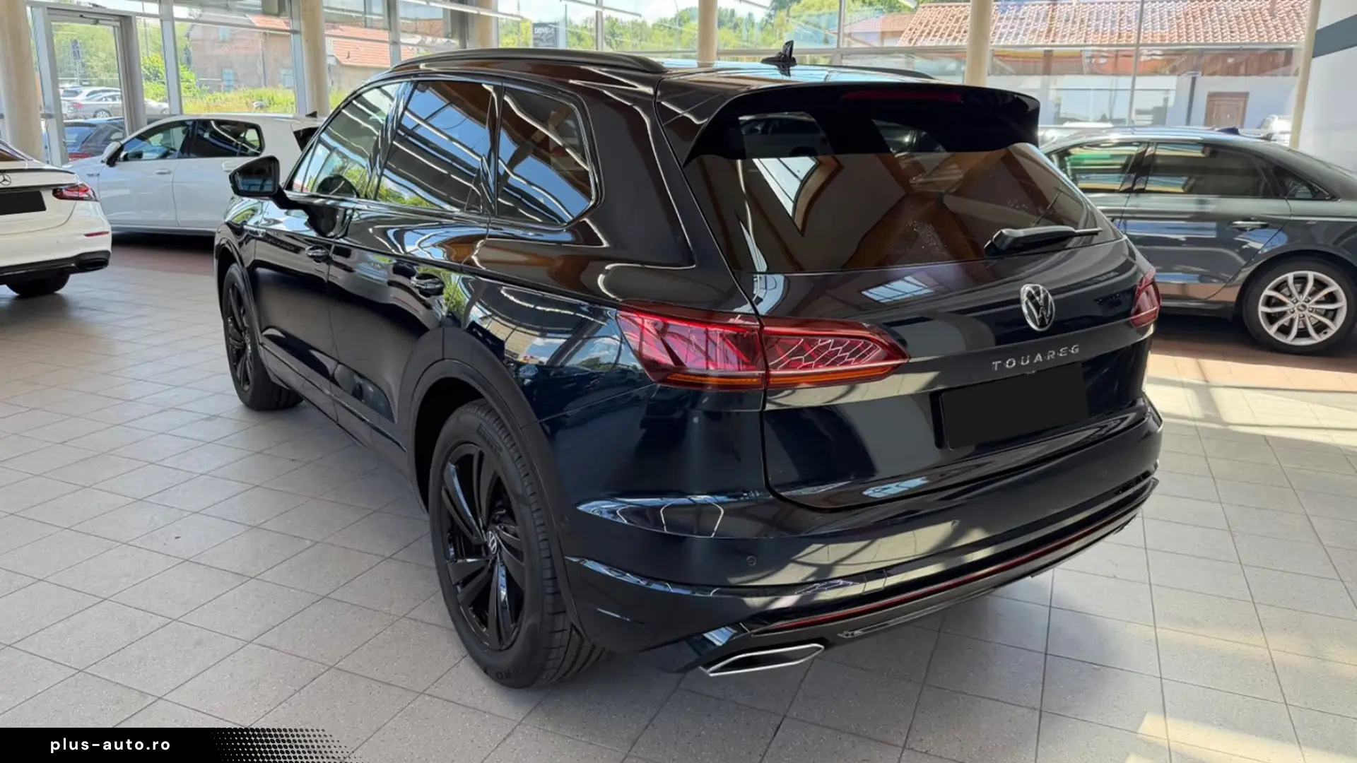 Volkswagen Touareg 3.0 TDI R-Line   Finanțare Leasing