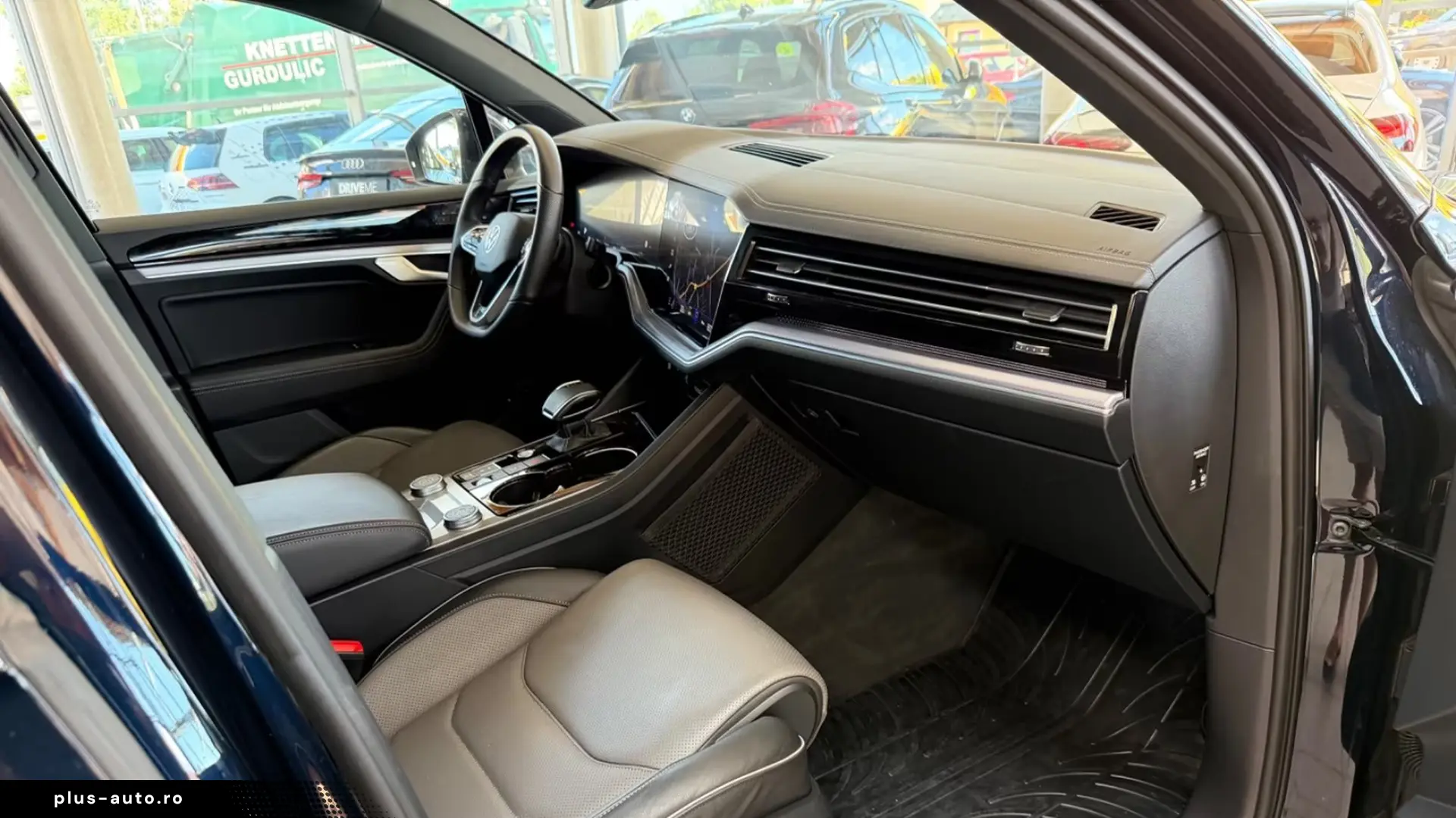 Volkswagen Touareg 3.0 TDI R-Line   Finanțare Leasing