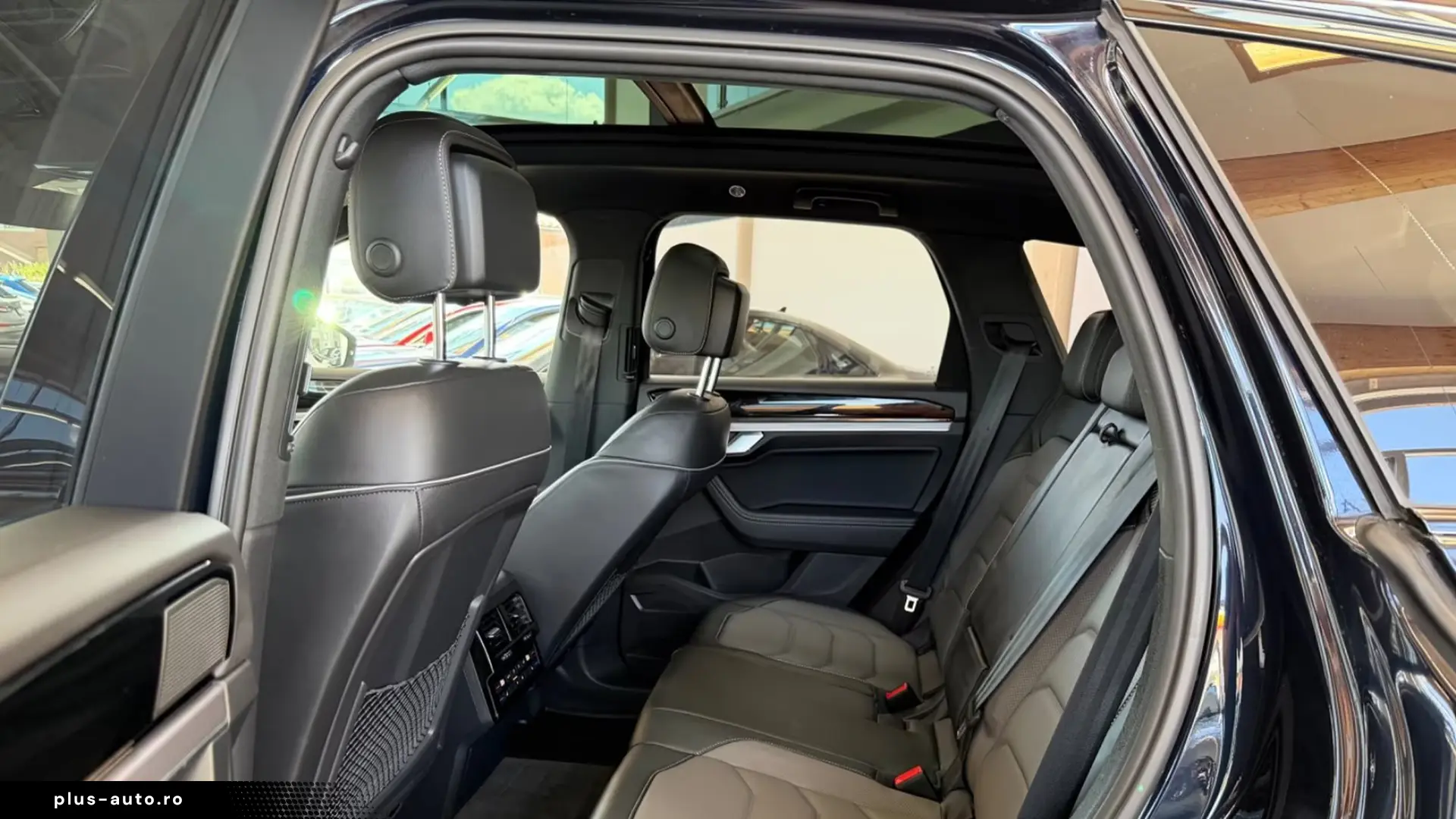 Volkswagen Touareg 3.0 TDI R-Line   Finanțare Leasing