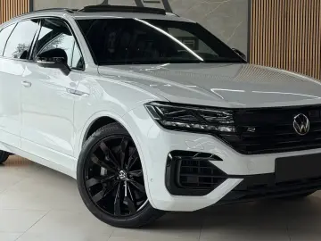 Volkswagen Touareg R 3.0 eHybrid 4M   Finanțare Leasing