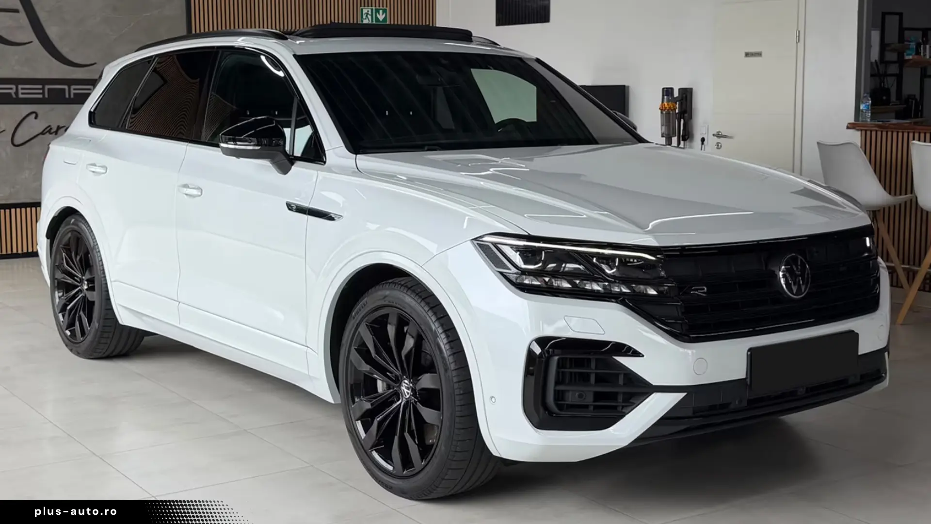 Volkswagen Touareg R 3.0 eHybrid 4M   Finanțare Leasing